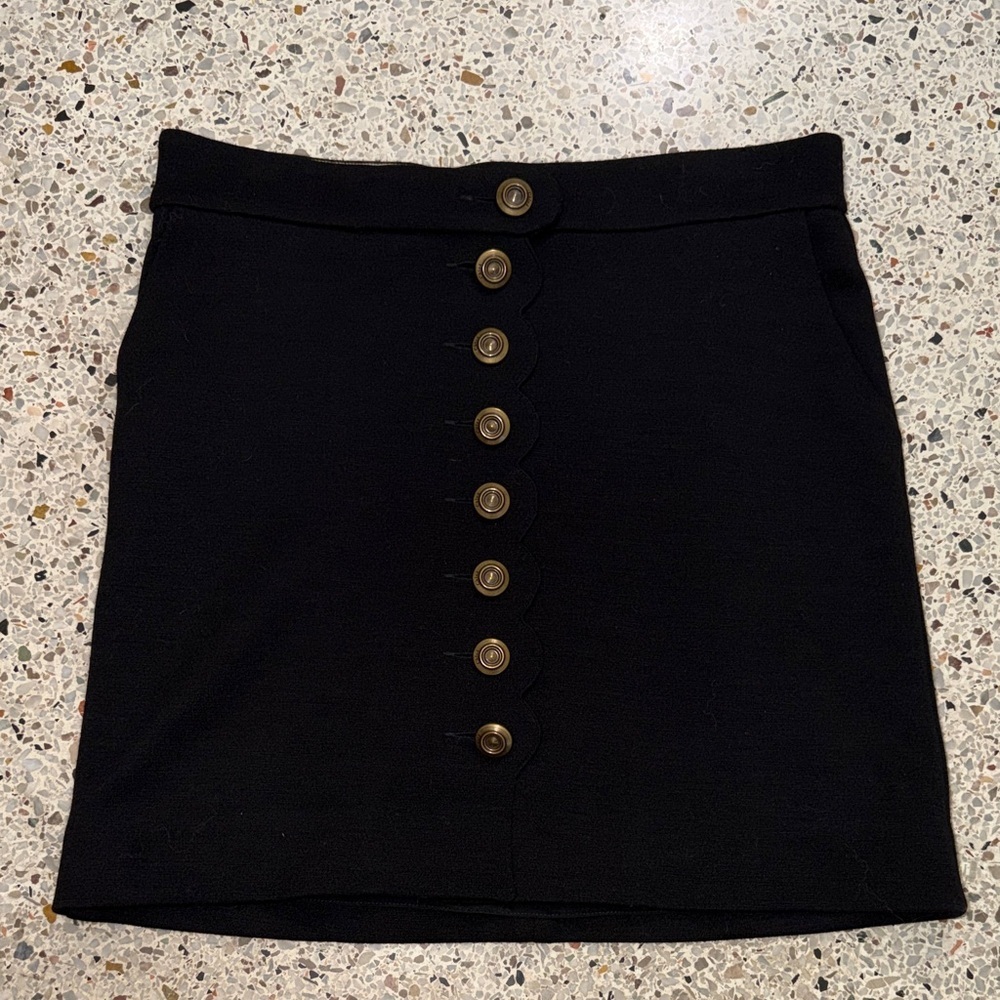 Chloe black mini skirt button front scallop 38 US 6 Medium M lined virgin wool